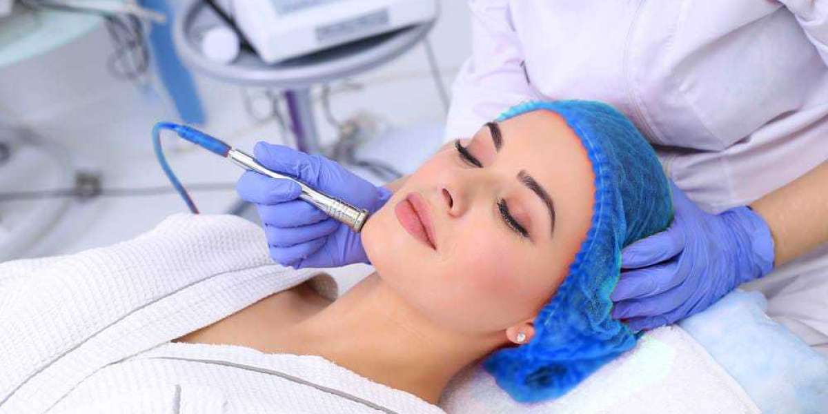What is the Difference Between Biostimulators & Fillers?